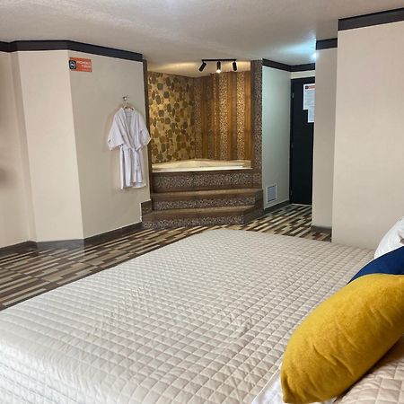 Hostal Guayllabamba キト エクステリア 写真