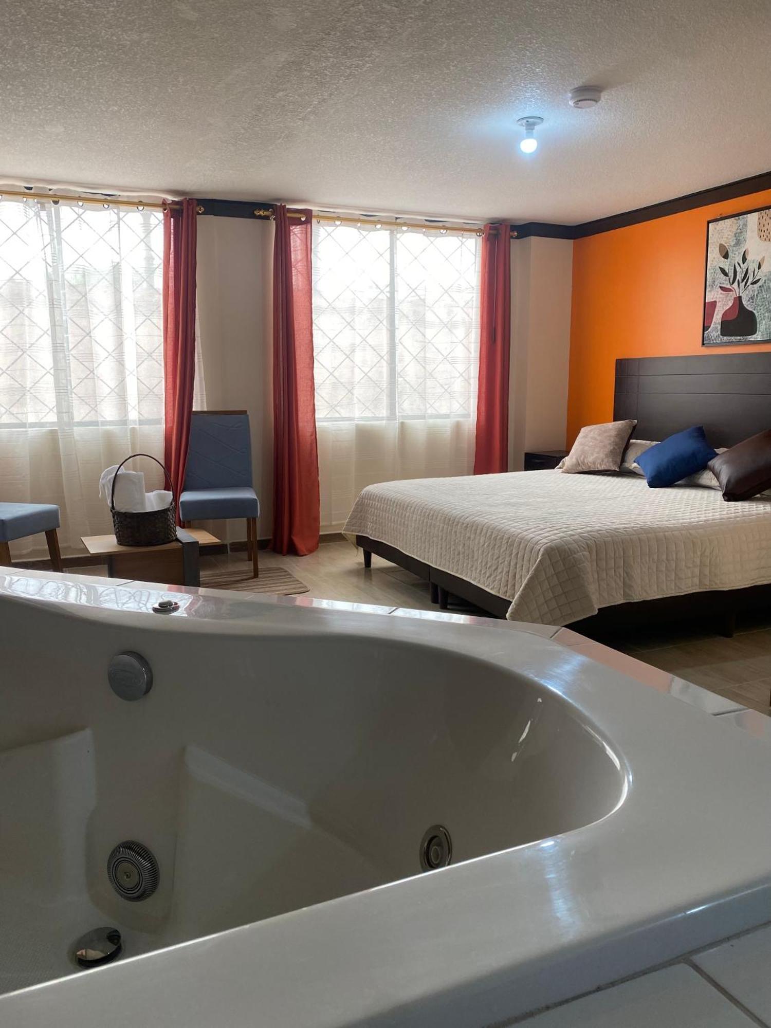 Hostal Guayllabamba キト エクステリア 写真